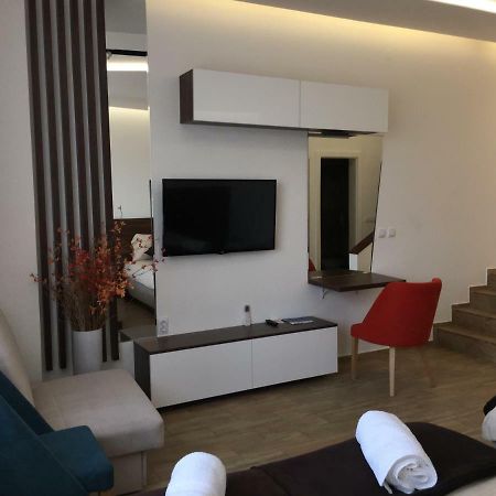 Apel Luxury Apartment Ni Екстериор снимка