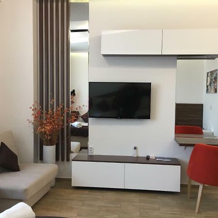 Apel Luxury Apartment Ni Екстериор снимка