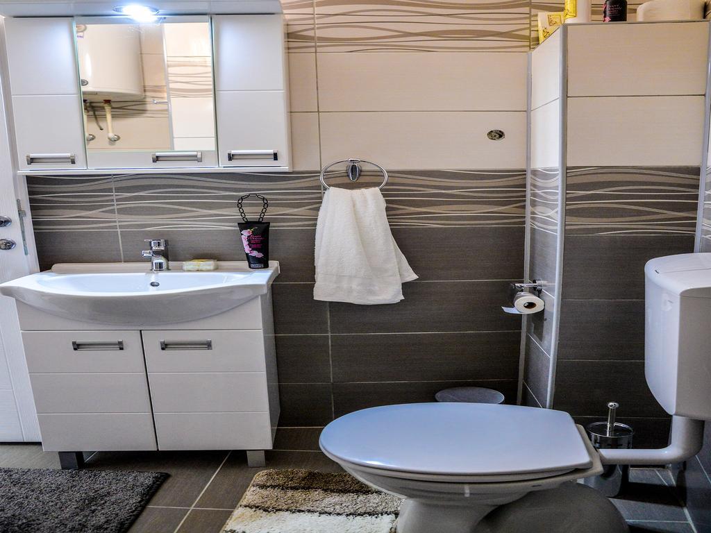 Apel Luxury Apartment Ni Екстериор снимка