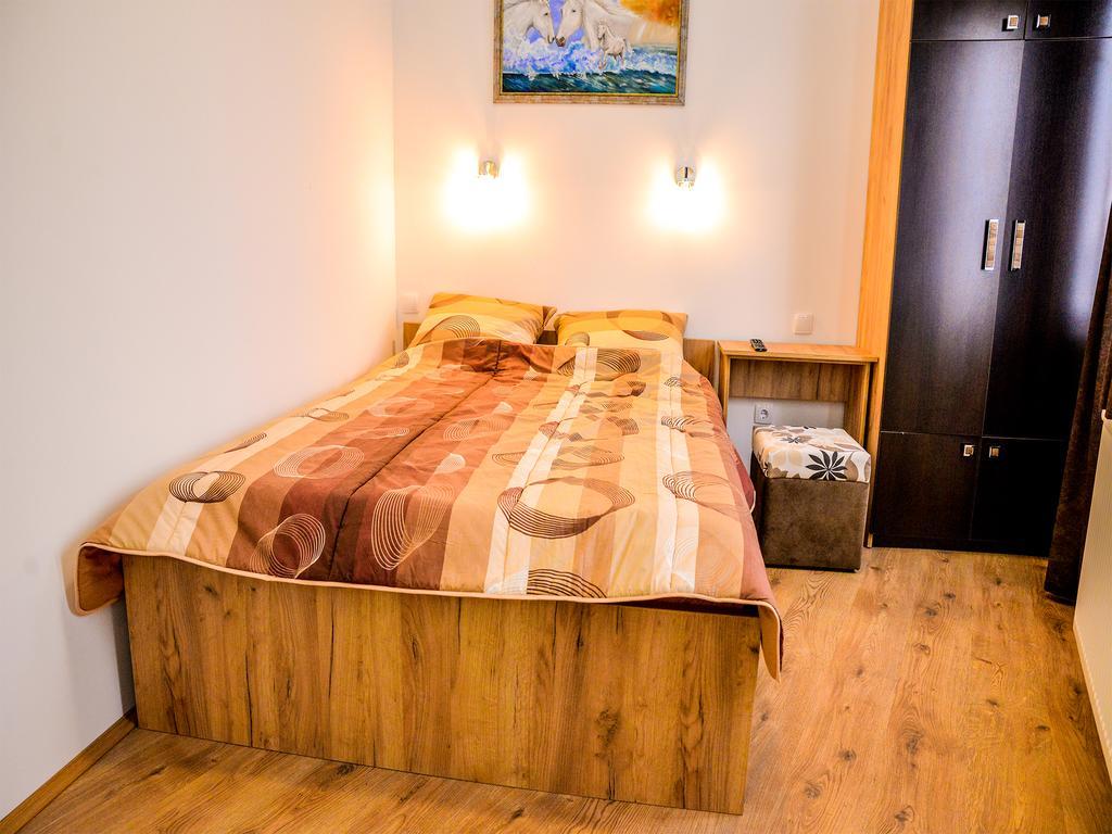 Apel Luxury Apartment Ni Екстериор снимка
