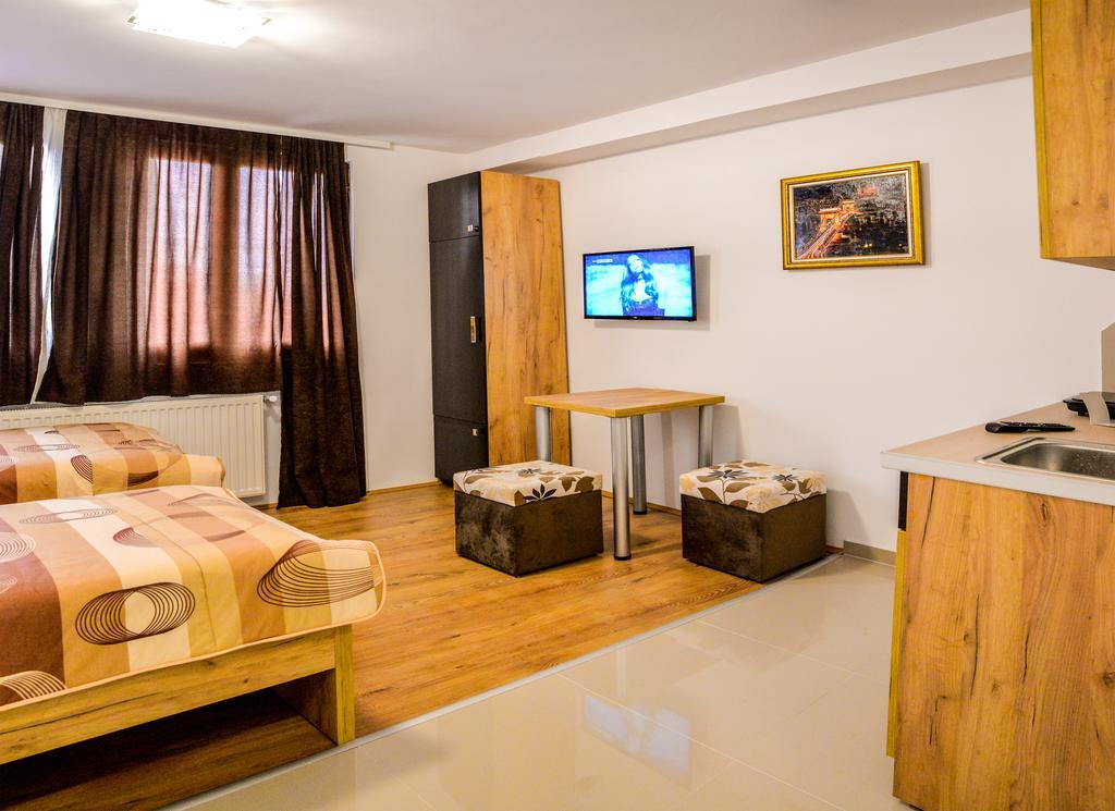 Apel Luxury Apartment Ni Екстериор снимка