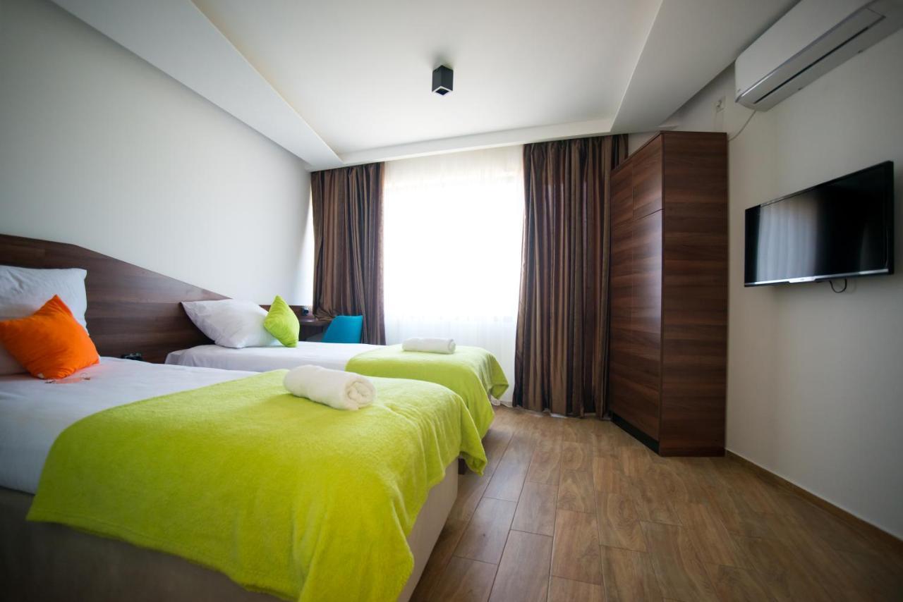 Apel Luxury Apartment Ni Екстериор снимка