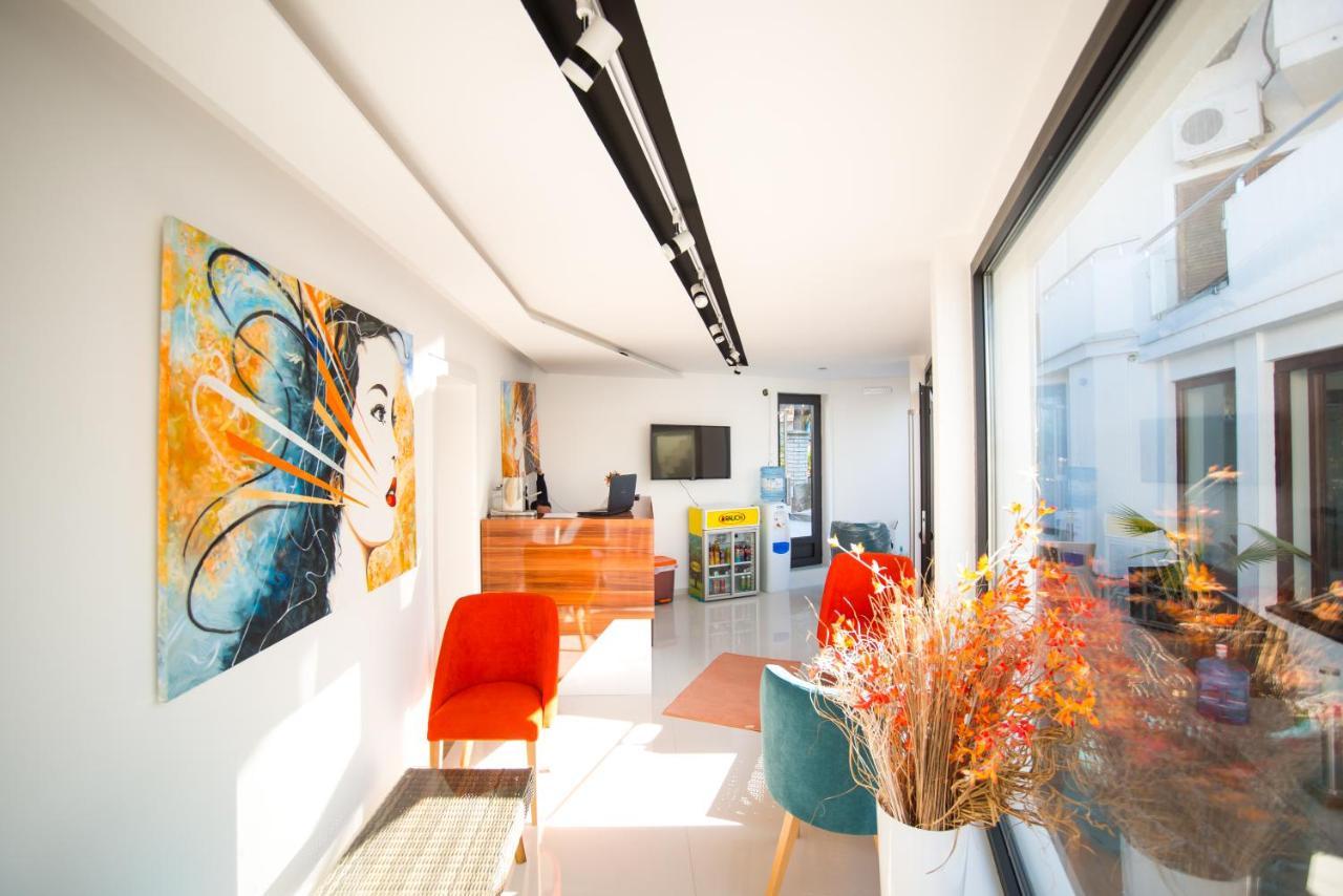 Apel Luxury Apartment Ni Екстериор снимка