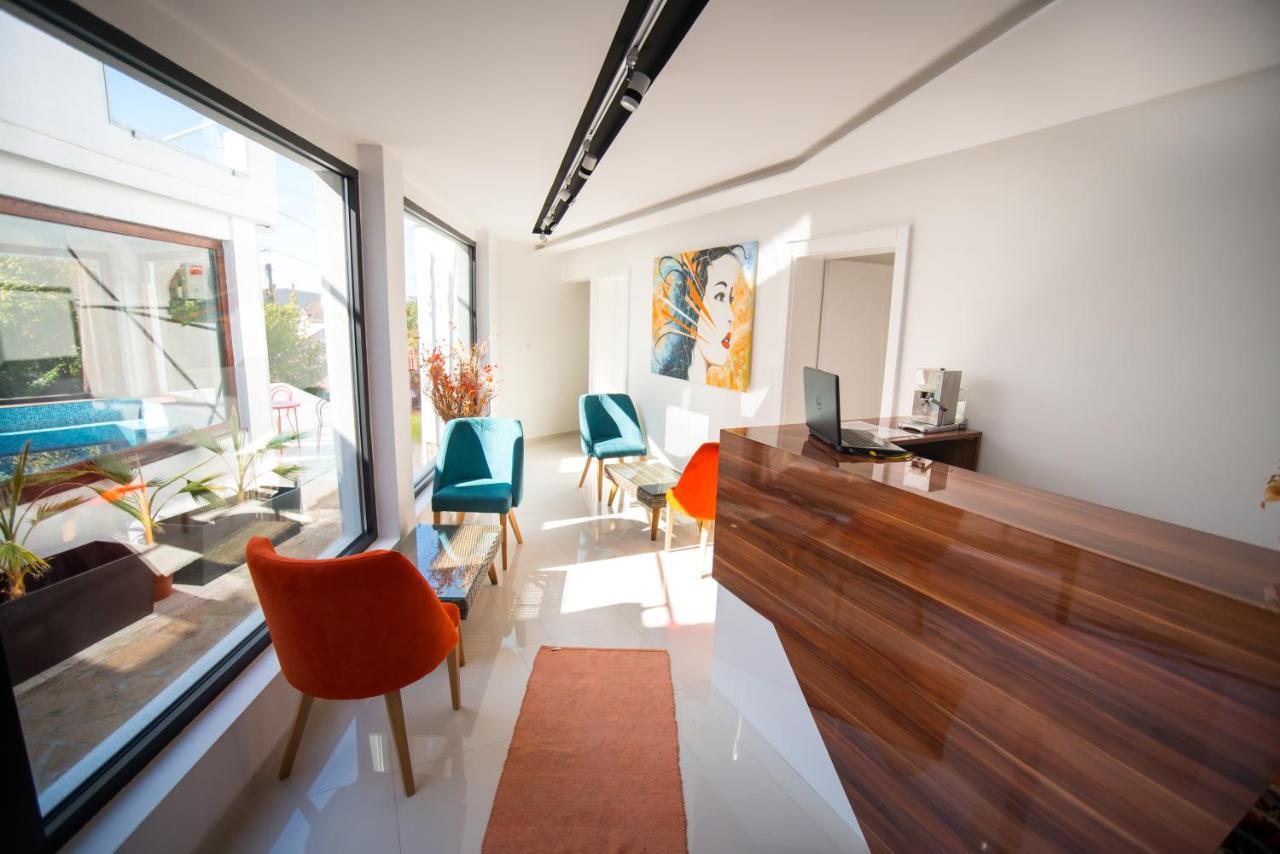 Apel Luxury Apartment Ni Екстериор снимка