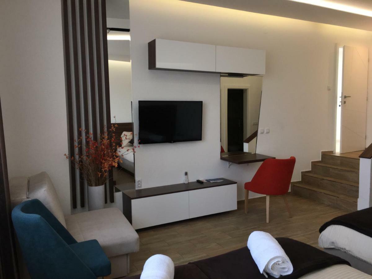 Apel Luxury Apartment Ni Екстериор снимка